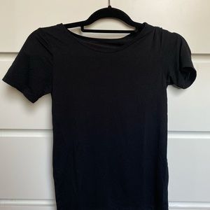 UNIQLO AIRism tee